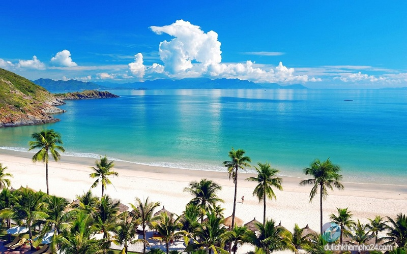 Bà Nà Hills và biển đêm Đà Nẵng